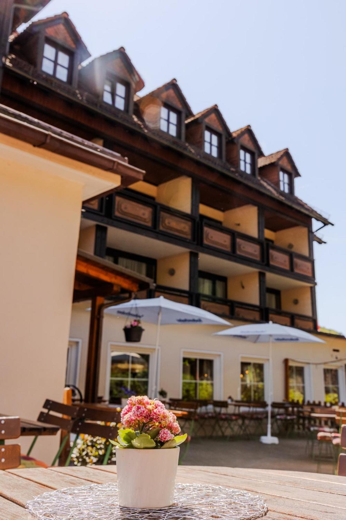 Landgasthof Zur Linde Heimbuchenthal Dış mekan fotoğraf